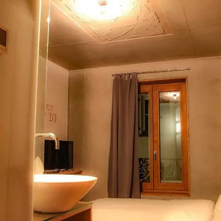 Haus 12 Hotel *