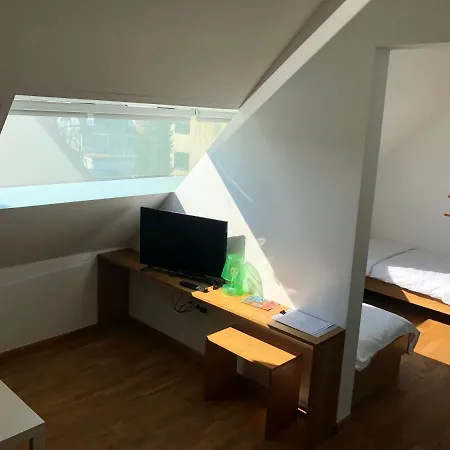 Haus 12 Hotel *